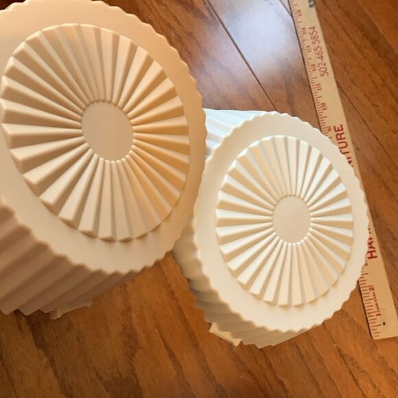 Air Fryer Silicone 'pans' increases baking effect by 10%. Set of two NEW - Picture 3 of 4